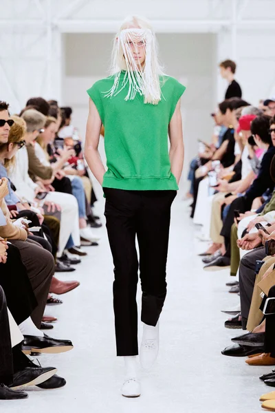 Look 14